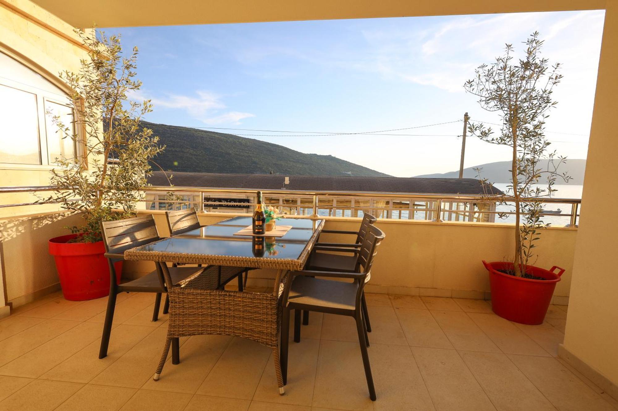 Apartments Milanovic Herceg Novi Exterior photo